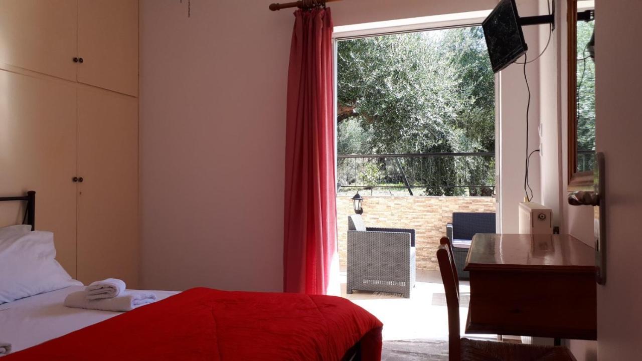 Katerina Apartments Kalamata Esterno foto