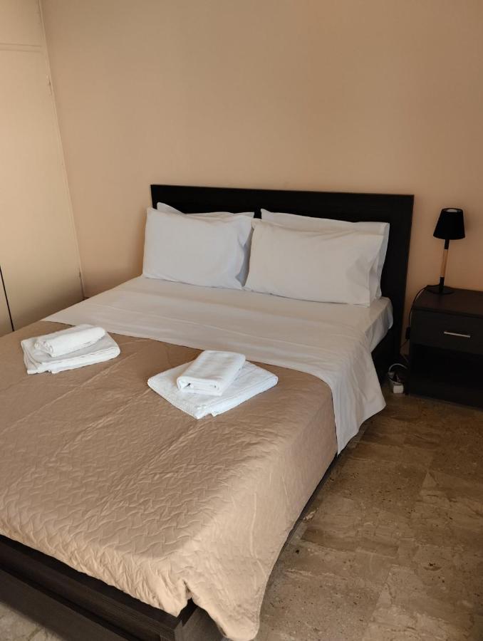 Katerina Apartments Kalamata Esterno foto