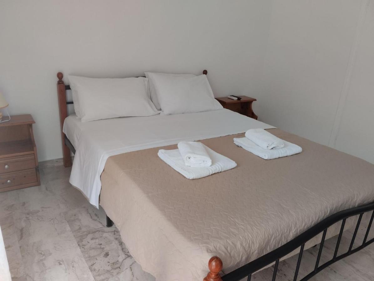 Katerina Apartments Kalamata Esterno foto