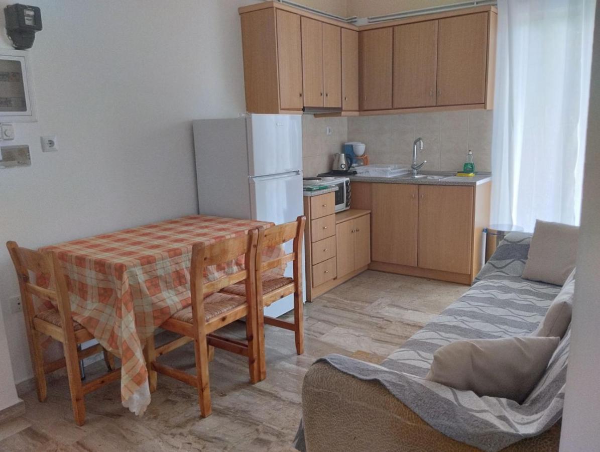 Katerina Apartments Kalamata Esterno foto