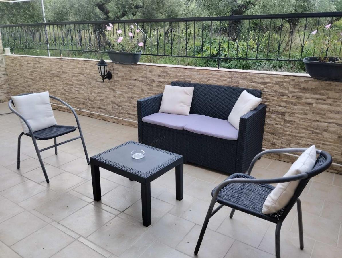 Katerina Apartments Kalamata Esterno foto