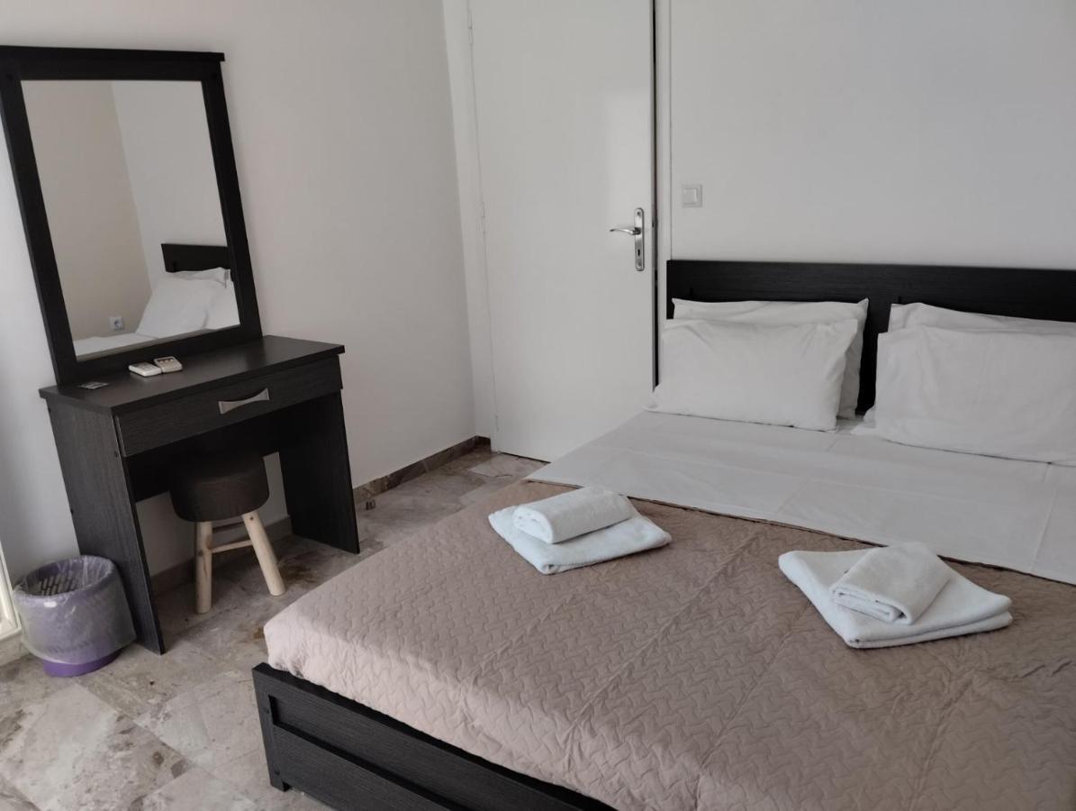 Katerina Apartments Kalamata Esterno foto