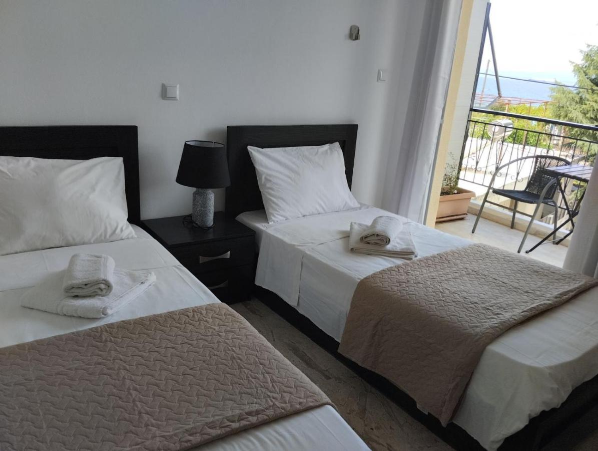 Katerina Apartments Kalamata Esterno foto