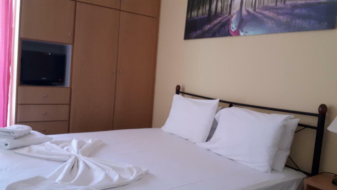 Katerina Apartments Kalamata Esterno foto