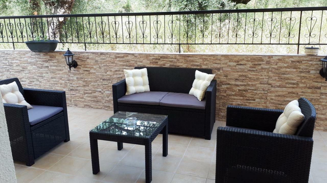 Katerina Apartments Kalamata Esterno foto